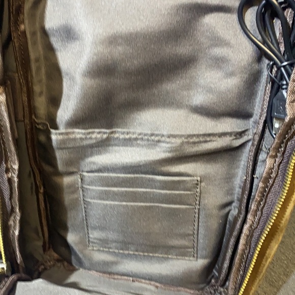 Leather crossbody sling bag - Picture 6 of 12